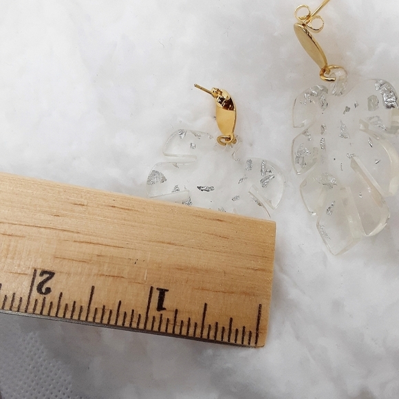 🥑Handmade Clear Leaf Earrings w/ Silver and Gold - Picture 3 of 7